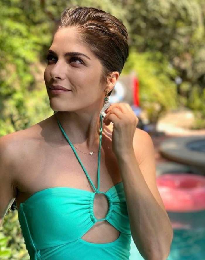 Selma Blair își trăiește viața din plin, deși a fost diagnosticată cu o boală cruntă! Cum arată actrița în costum de baie / FOTO