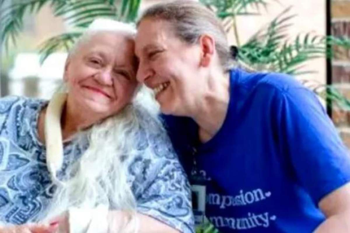 Povestea emoționantă a două surori care nu s-au mai văzut de 53 de ani! Cele două femei au fost reunite de coronavirus