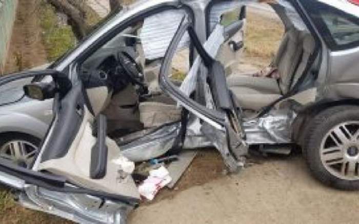 Accident teribil la Botoșani! Un autoturism a fost spulberat pe șosea! Doi copii sunt în stare gravă la spital / FOTO
