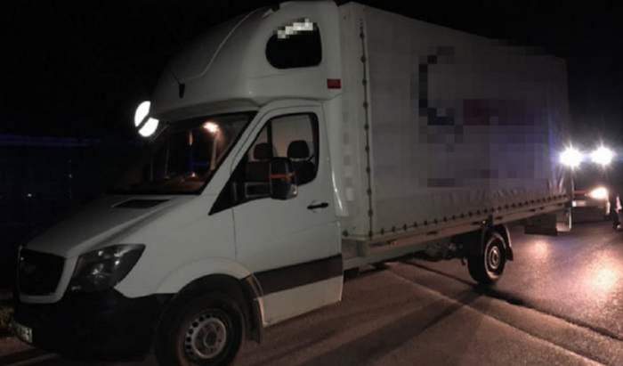 Un șofer român a primit 100.000 de euro pentru a transporta migranți ilegali! În remorcă se afla și un copil de 6 ani