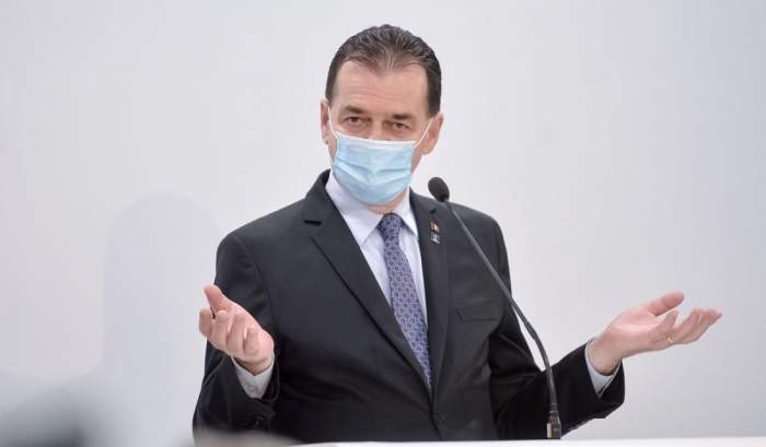 Măştile devin obligatorii în şcoli, însă nu toţi elevii le vor primi gratuit.