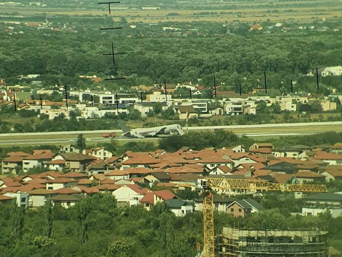 Incident aviatic pe aeroportul Băneasa! Un Boeing al Omni Air a suferit o defecţiune gravă. De unde venea și cine se afla la bord / FOTO