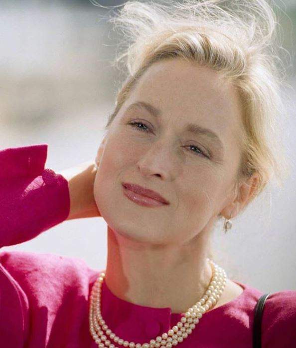 Meryl Streep, surprinsă pe străzile din California purtând o ie cu modele românești / FOTO