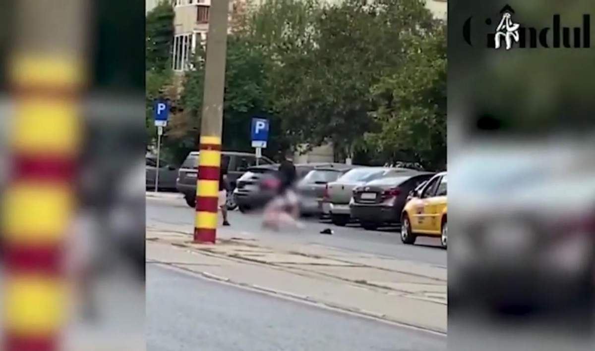 Imagini șocante! Taximetrist, bătut măr de doi clienți, pe o stradă din Capitală / VIDEO