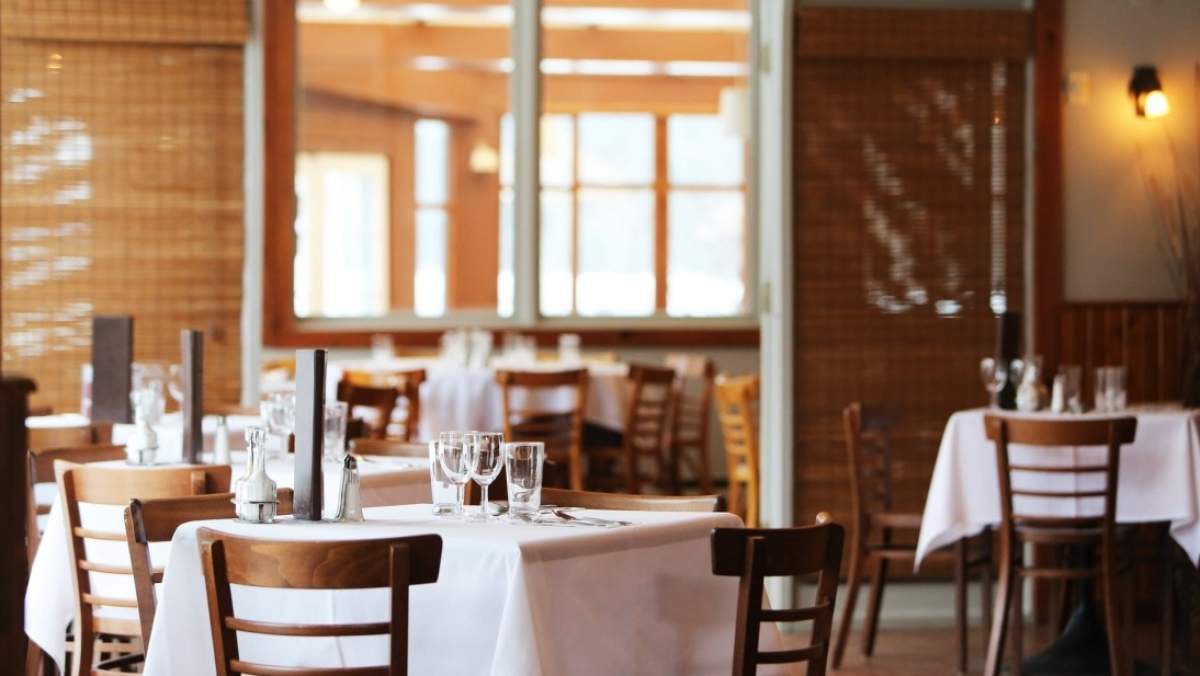 La ce să ai grijă, dacă mergi în restaurante, în România. Reguli de igienă prin care previi infecţia cu coronavirus la restaurant