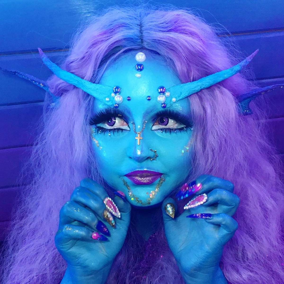 Ea este ”fetița cosmică”! Așa arată tânăra care trăieşte de zece ani ca un extraterestru / GALERIE FOTO