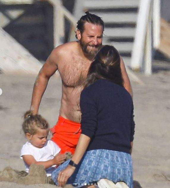 Bradley Cooper a uitat de fosta sa soție! Actorul a fost surprins în compania altei femei celebre / FOTO