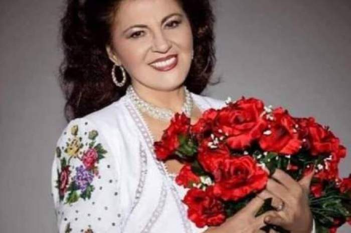 Irina Loghin imbracata in costum popular