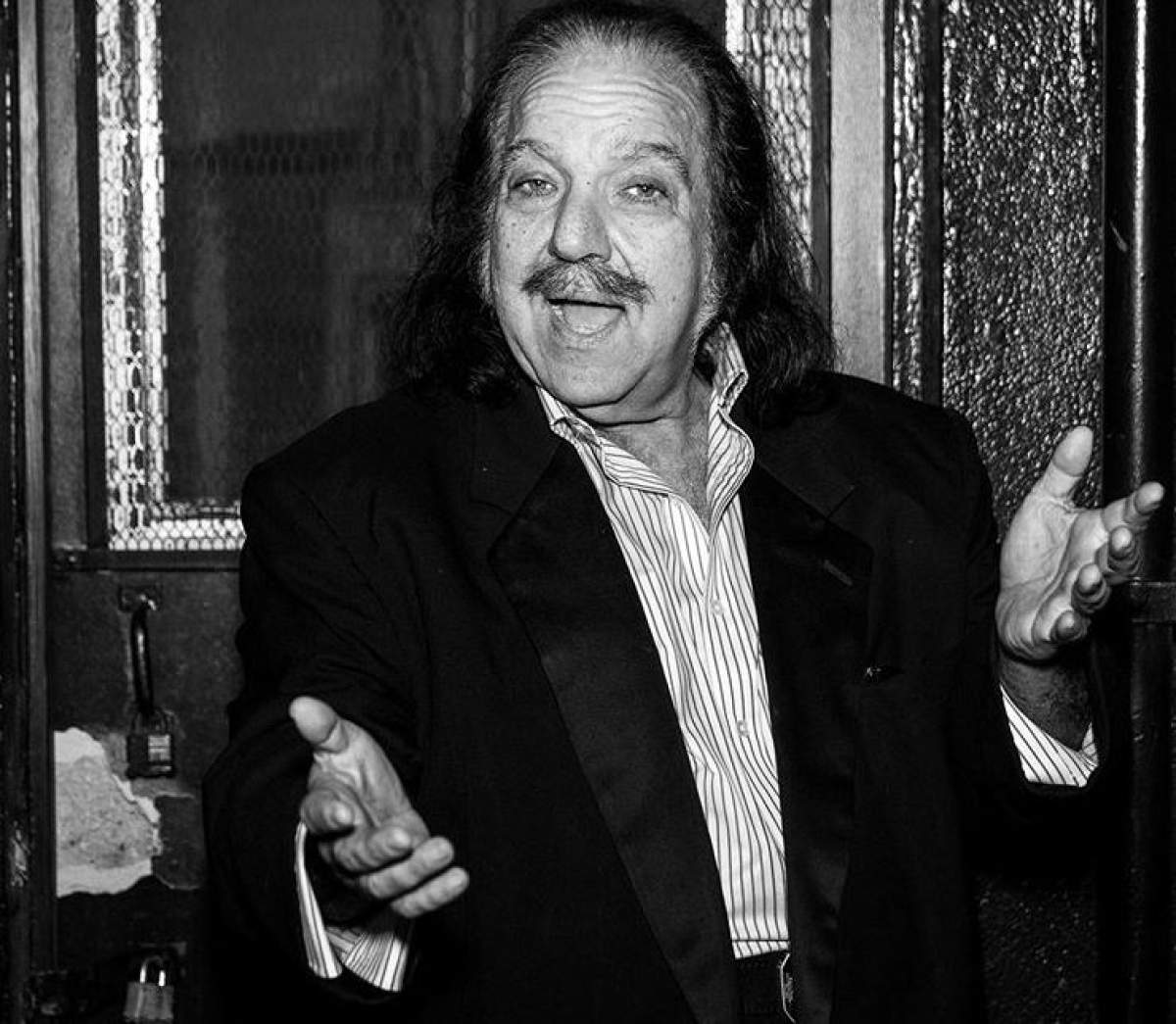 Ron Jeremy riscă închisoare pe viață, după ce ar fost acuzat de peste 20 de agresiuni sexuale