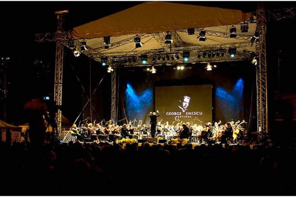 Orchestra de la Festivalul George Enescu, pe scenă