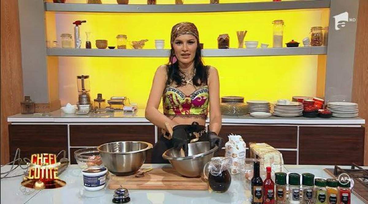 Ruxi Opulența este în bucătăria „Chefi la cuțite” îmbărcată excentric, gătește tiramisu