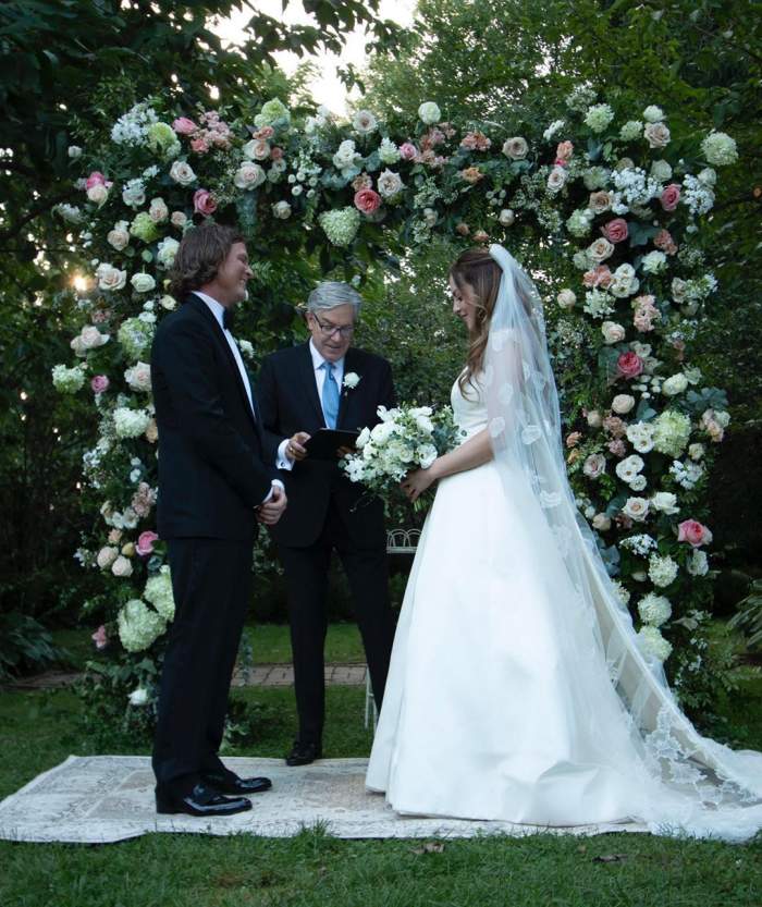 Actrița Elizabeth Gillies s-a căsătorit. Imagini de poveste de la nunta vedetei din „Victorious” / FOTO