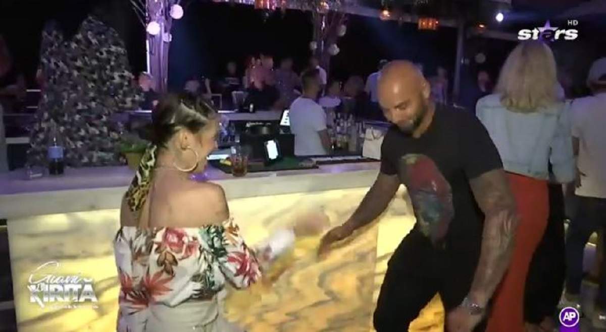 Giani Kiriță a agățat o domnișoară în club. Fostul sportiv dansează cu ea pe ring.