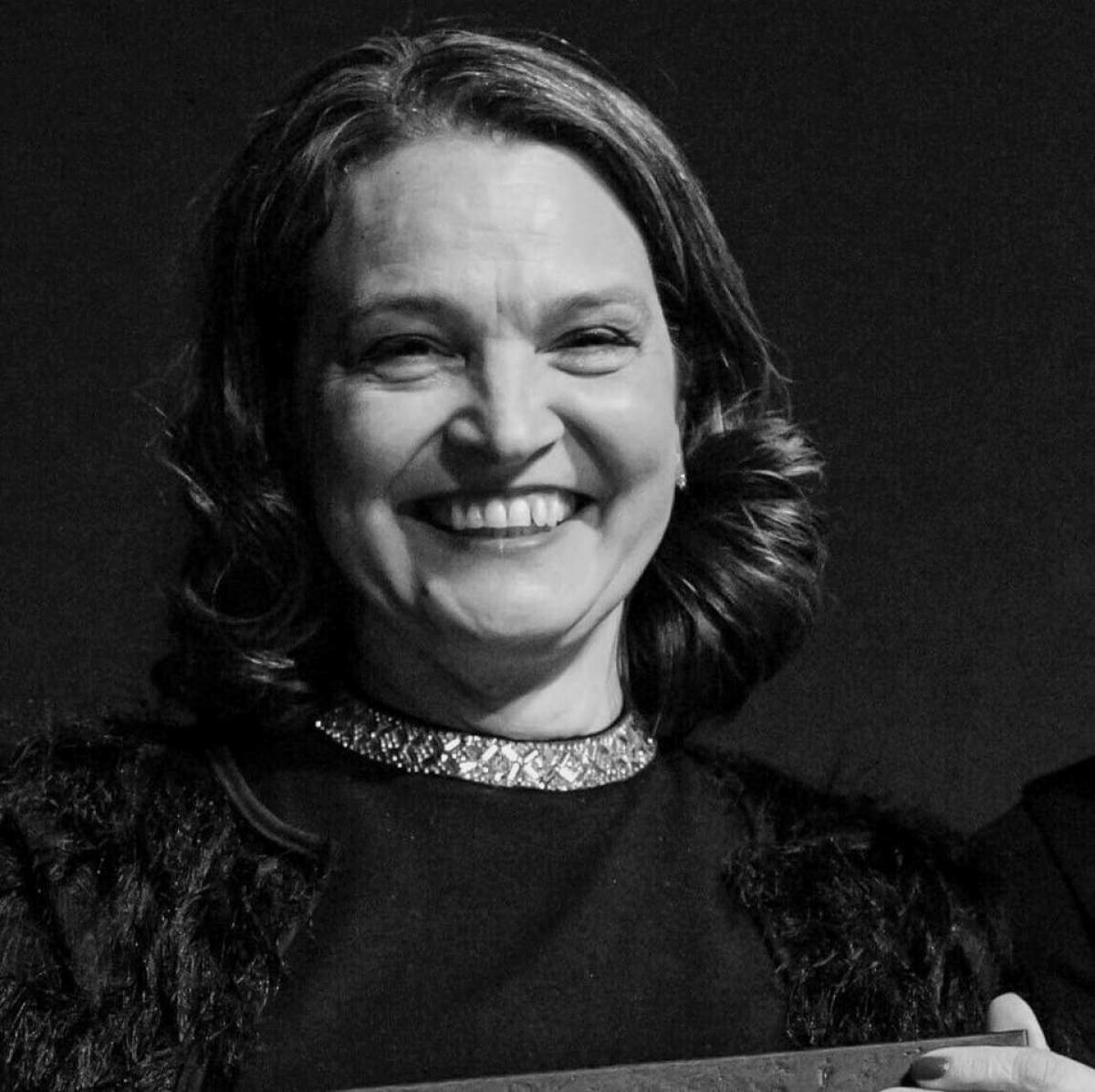 Ileana Șipoteanu cu zâmbetul pe buze