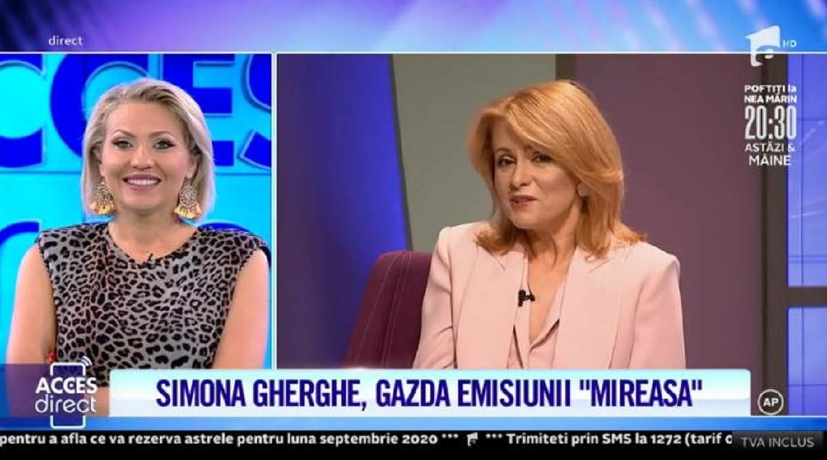 Simona Gherghe este îmbrăcată într-un costum roz. Mirela Vaida poartă maieu cu animal print.