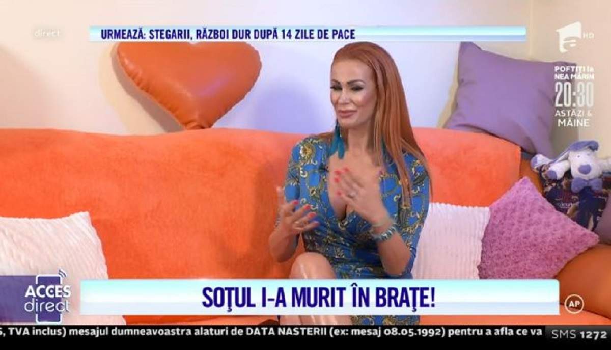 Nicoleta Delinescu este îmbrăcată într-o rochie albastră. Artista a început să plângă, povestind că i-a murit soțul în brațe.