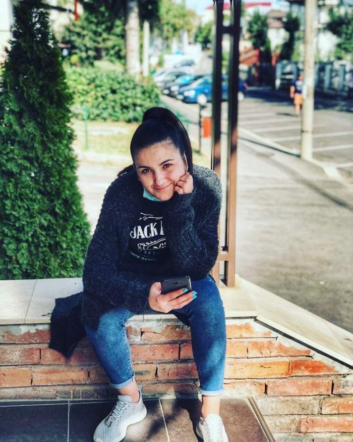 Roxana a murit pe loc, în mașina distrusă de o betonieră.