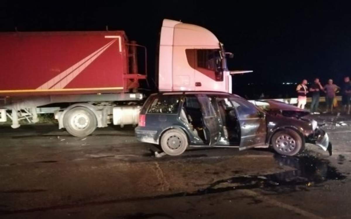 Accident grav la Buzău! Un camion de mare tonaj a izbit din plin un autoturism