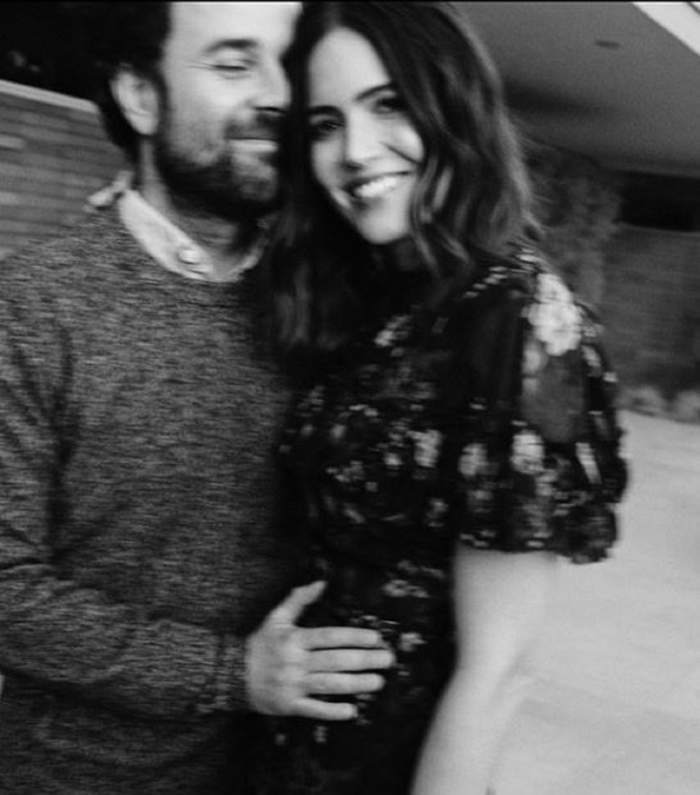 Fotografie postata de Mandy Moore, cu sotul care ii tine mana pe burtica de gravida