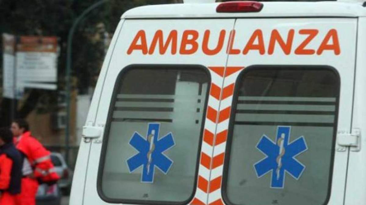 Imagine de aproape cu spatele unei ambulanțe italiene