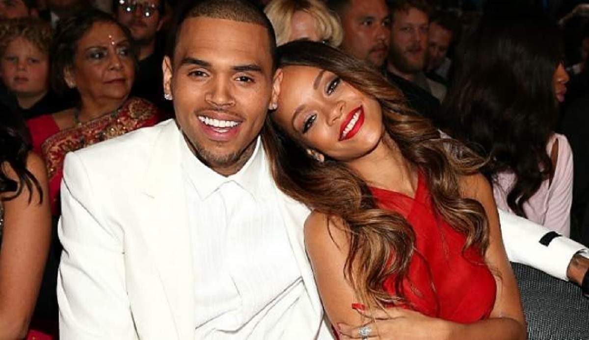 Rihanna și Chris Brown sunt la o gală muzicală