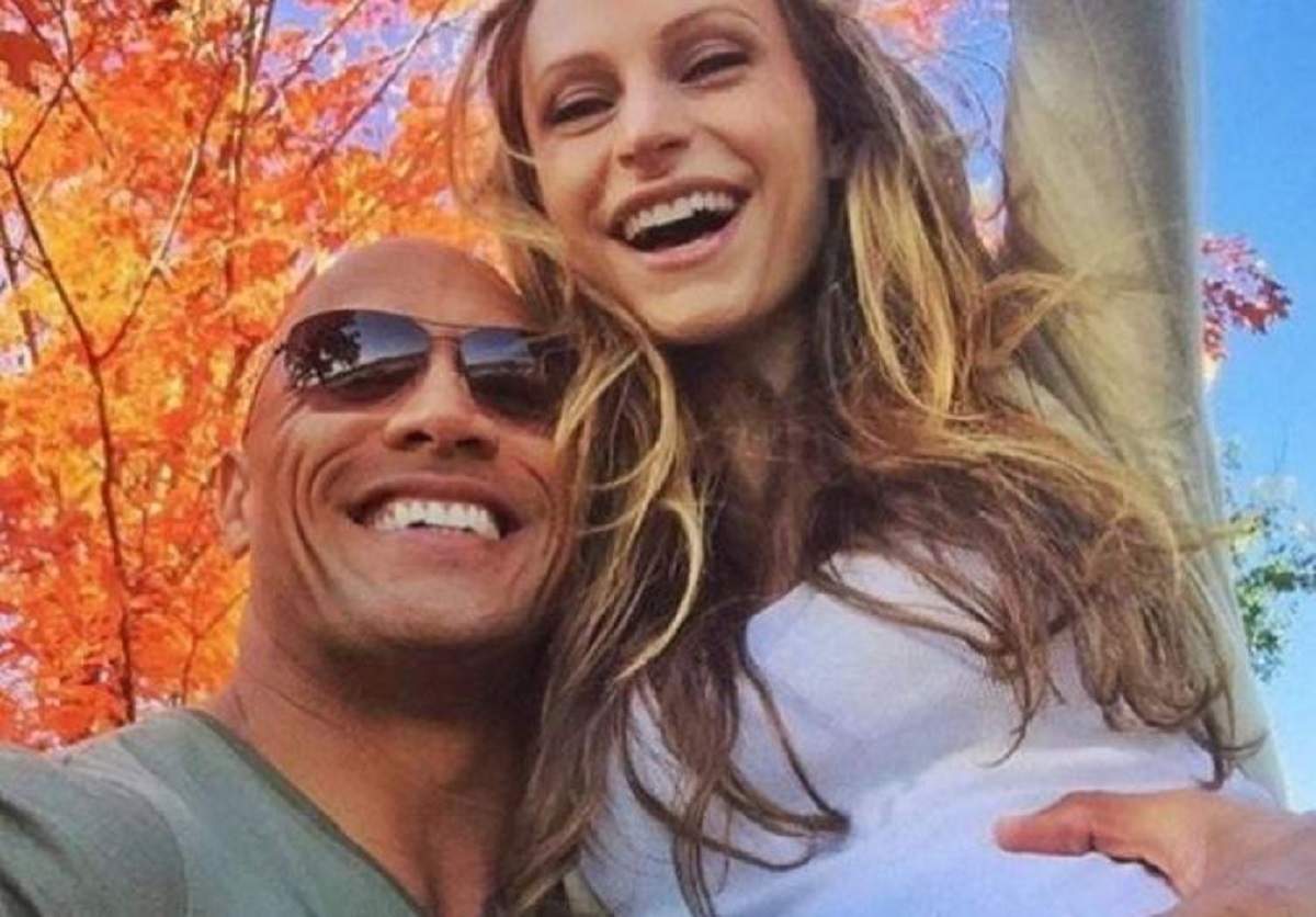 ”The Rock” și soția sa, fotografiați în natură, extrem de fericiți și îmbrățișați