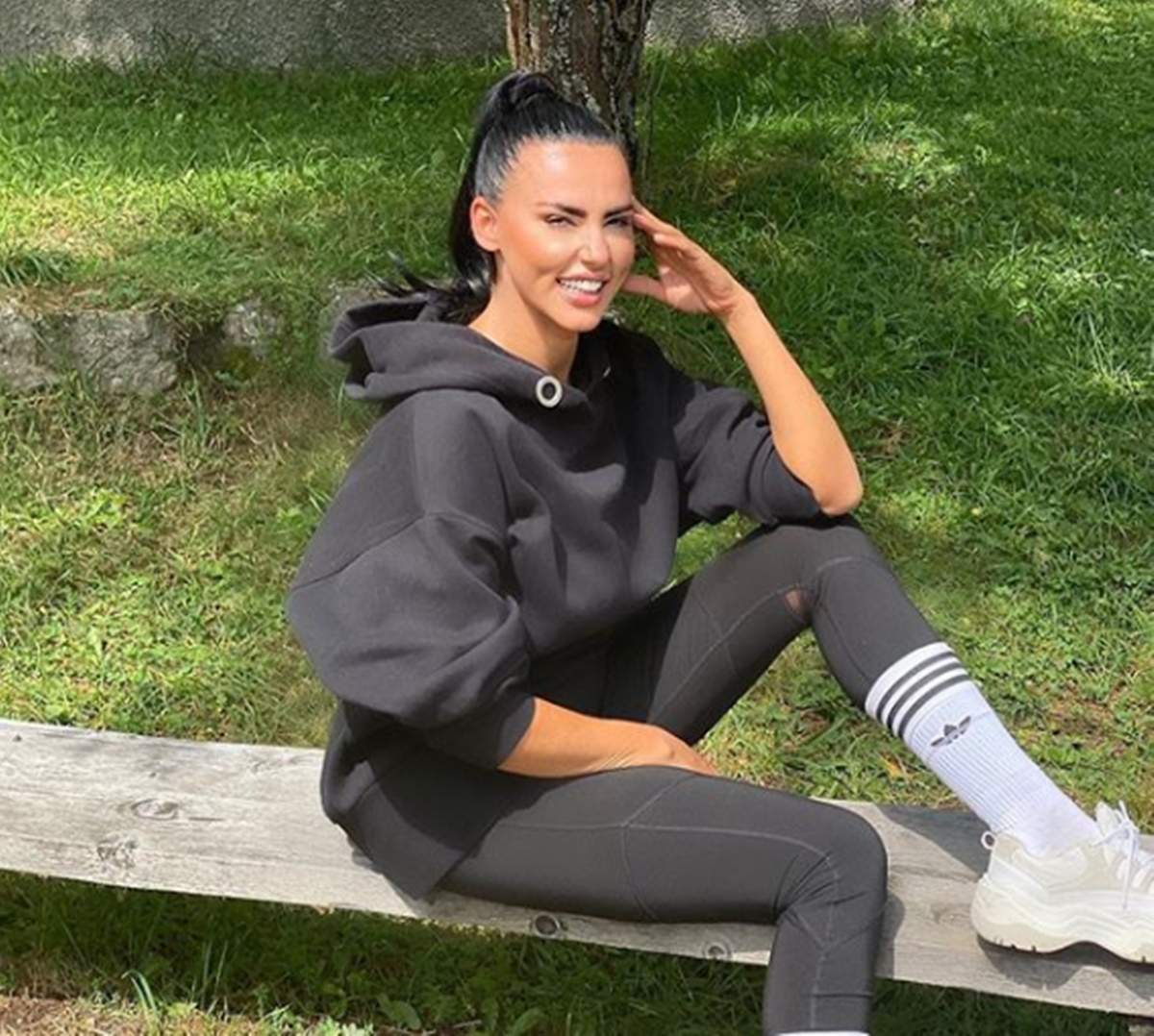 Lavinia Pârva îmbracată în ținuta sport