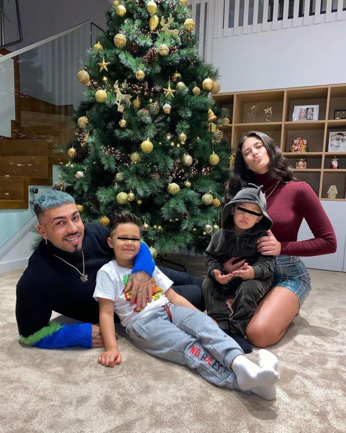 Antonia și Alex Velea alături de copii, de Crăciun.