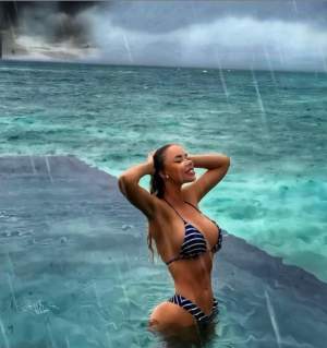 Bianca Drăgușanu, extrem de sexy în vacanța din Maldive! Diva a pus fanii pe jar cu formele apetisante / FOTO