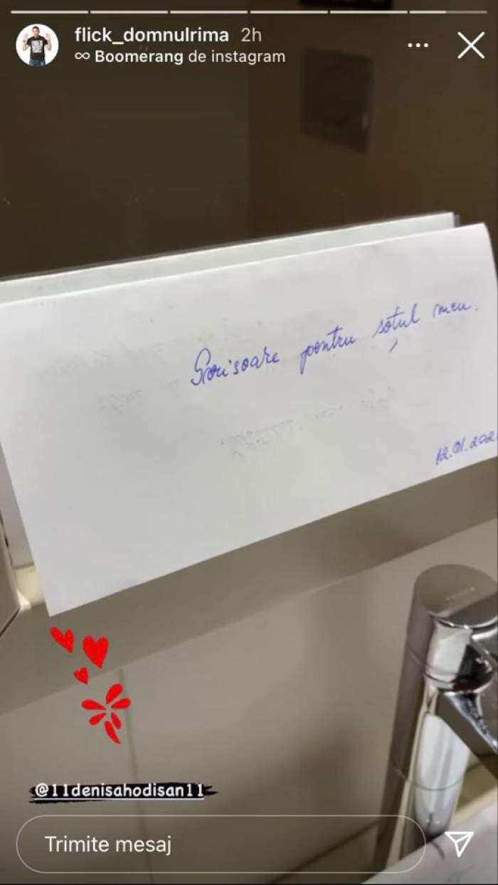 Flick le-a arătat fanilor ce scrisoare a primit din partea Denisei Hodișan. Plicul alb e așezat pe etajera din baie.
