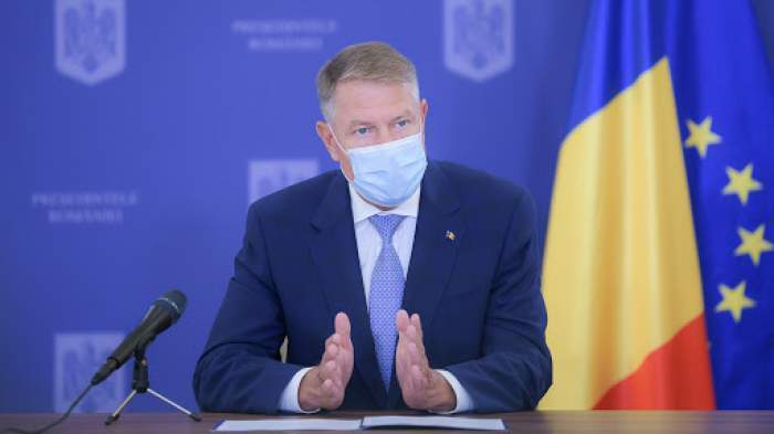 Klaus Iohannis în Parlament, la costum.