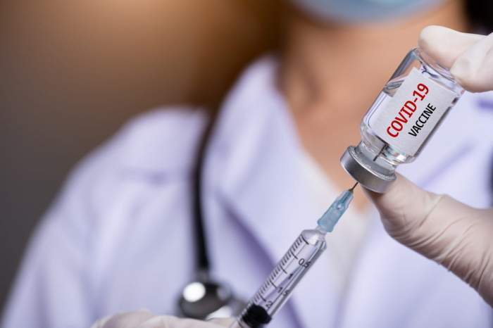 Pacienții fără vaccin anti-Covid-19, refuzați de un medic de familie din Călărași!  „Dovada că nu au încredere în mine”