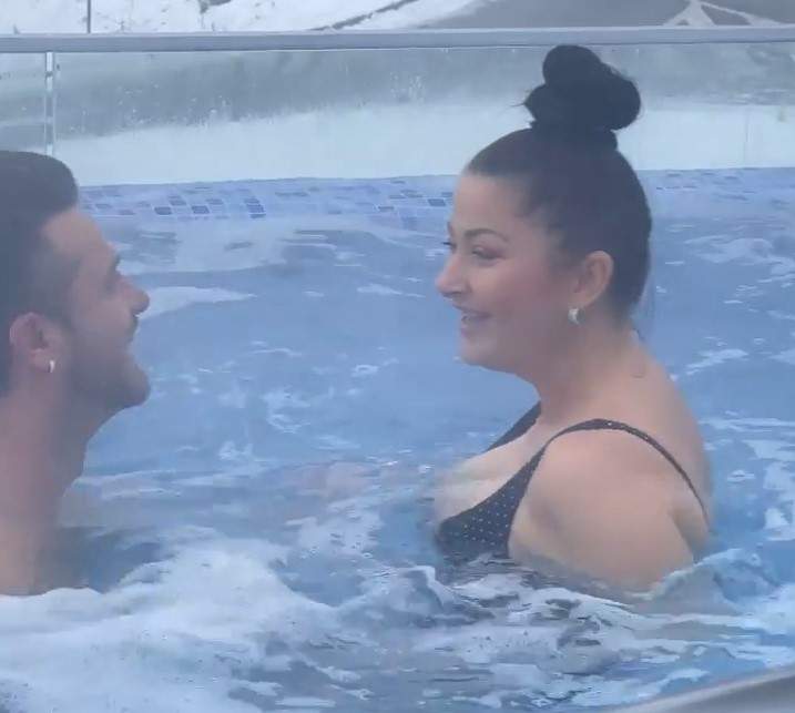 Gabriela Cristea și Tavi Clonda, sărut pasional în jacuzzi! Cei doi se iubesc ca în prima zi / FOTO