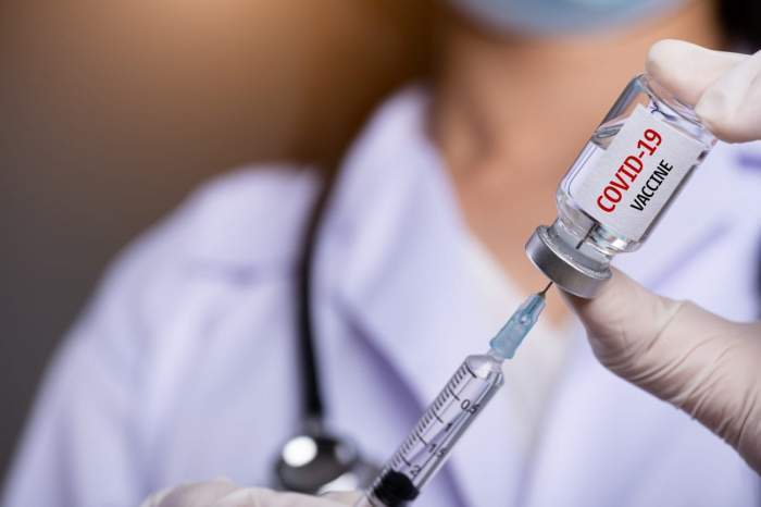 Prima doză din vaccinul anti-Covid-19 de la Pfizer a redus infectările cu 50%! Ce arată studiile