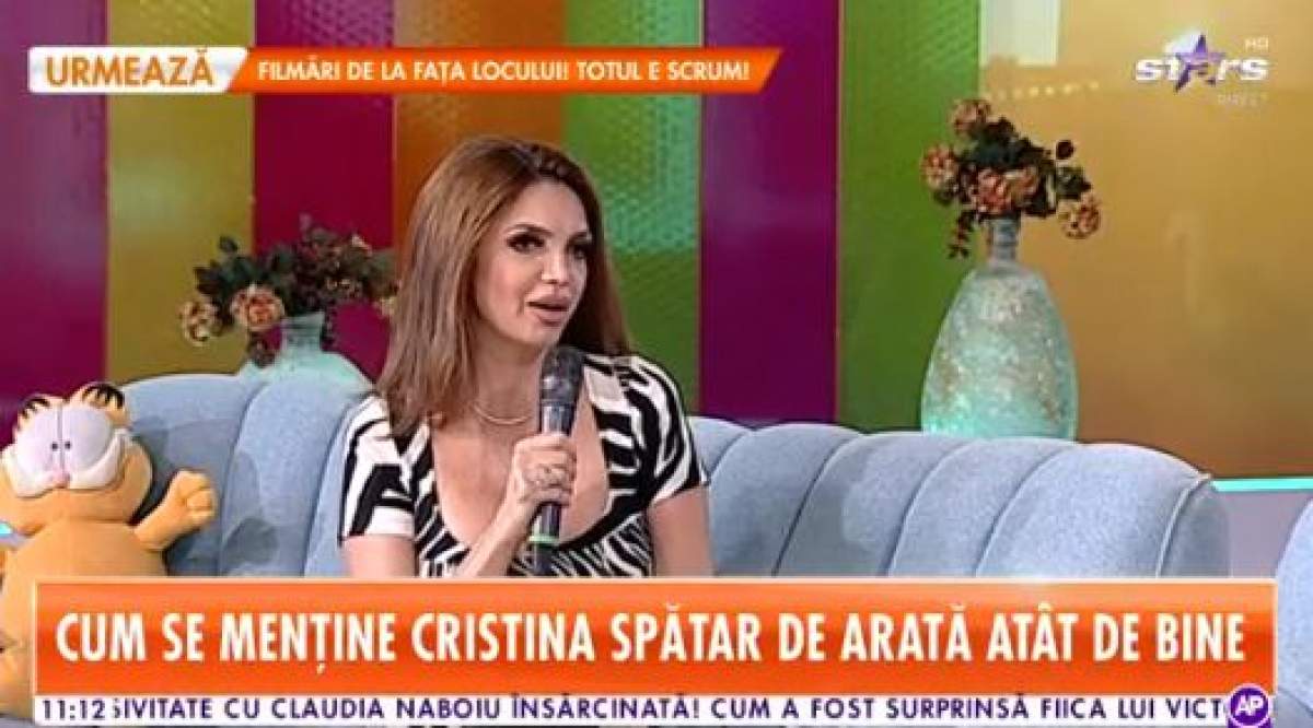 Cristina Spătar, pe canapea la Star Matinal, în rochie colorată și decoltată