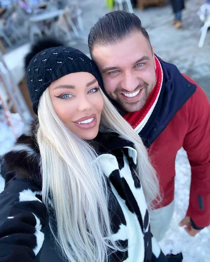 Bianca Drăgușanu și Alex Bodi, îmbrăcați de ianră, afară, zâmbitori