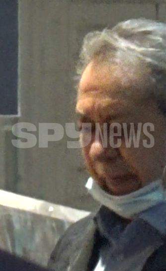 Nicolae Badea are oamenii lui de nădejde. Afaceristul, ajutat la orice pas de șoferul ”răpus” de plictiseală / PAPARAZI
