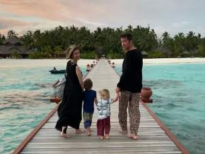 Adela Popescu și Radu Vâlcan, portret de familie! Cum au fost surprinși alături de copii în vacanța din Maldive! / FOTO
