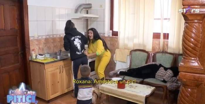 Elena Ionescu și Roxana Vancea, în bucătărie