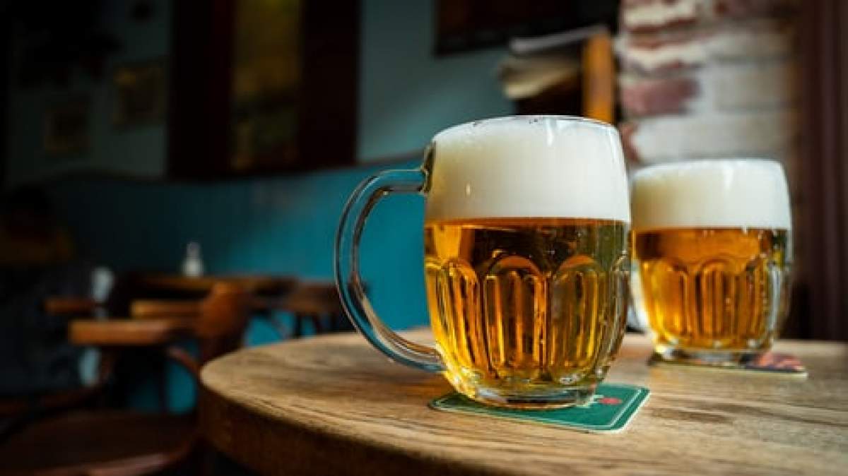 Cât de mult îngrașă berea și alcoolul în general?