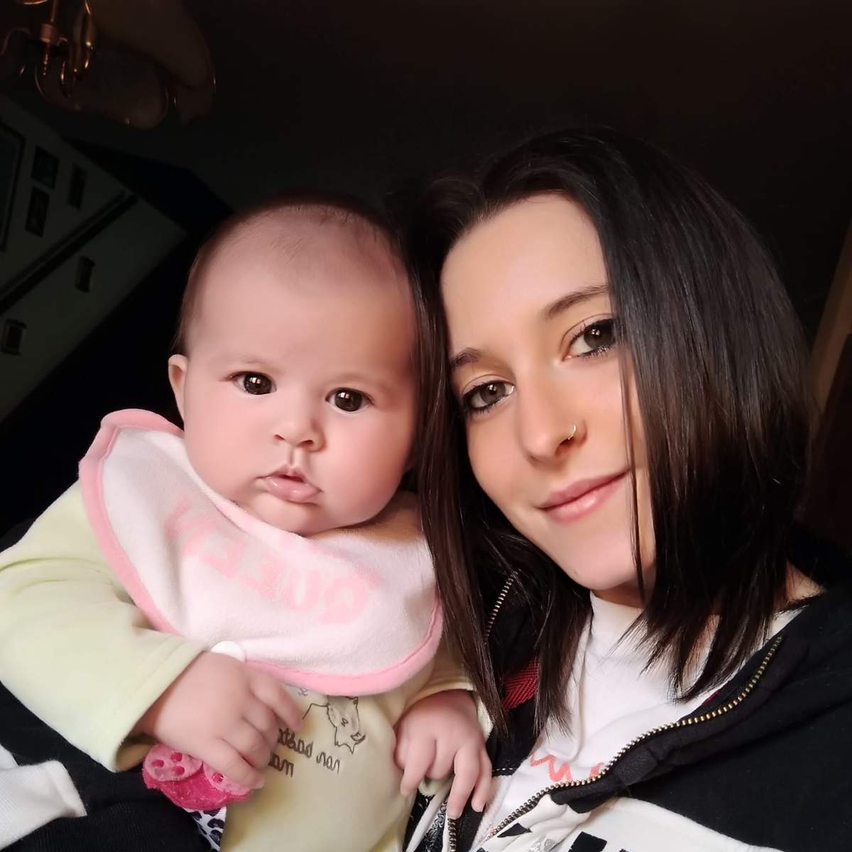 Silvia Barni și fiica ei de numai 18 luni Silvia Barni și fiica ei de numai 18 luni