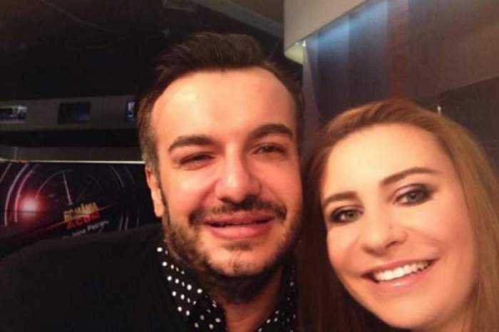Adina Buzatu și Răzvan Ciobanu și-au făcut un selfie împreună, zâmbitori, îmbrăcați în negru