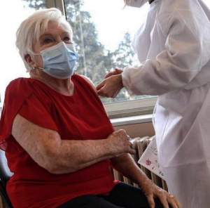 Vaccinarea persoanelor sub 65 de ani se amână! Motivul pentru care a fost luată această decizie