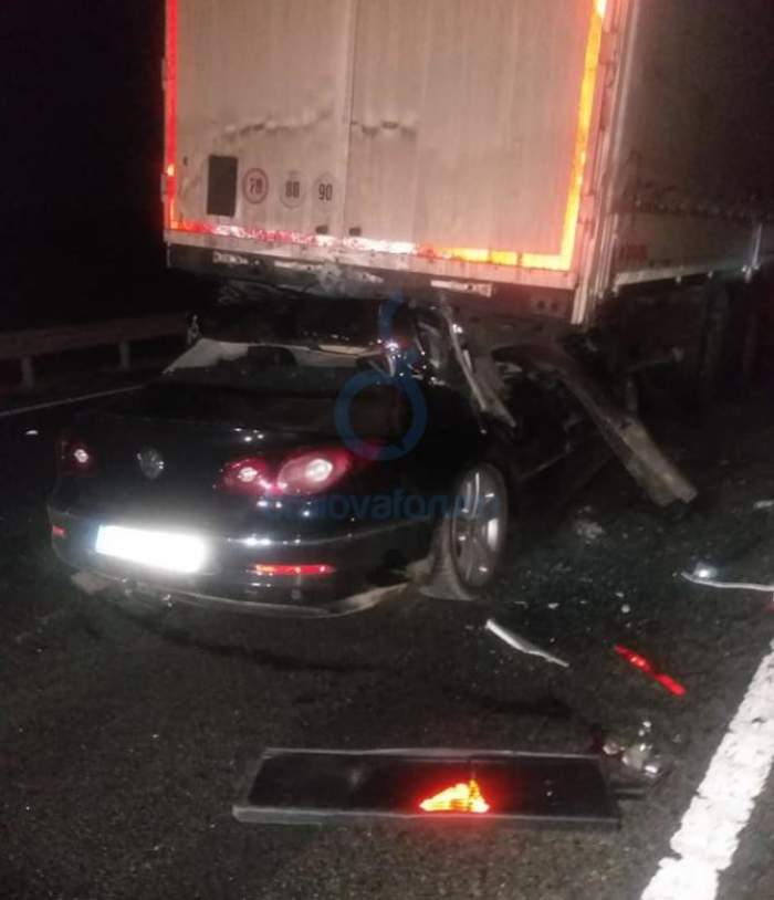 Accident teribil în Dolj, unde un șofer și-a pierdut viața după ce a intrat cu mașina sub remorca unui TIR! / FOTO