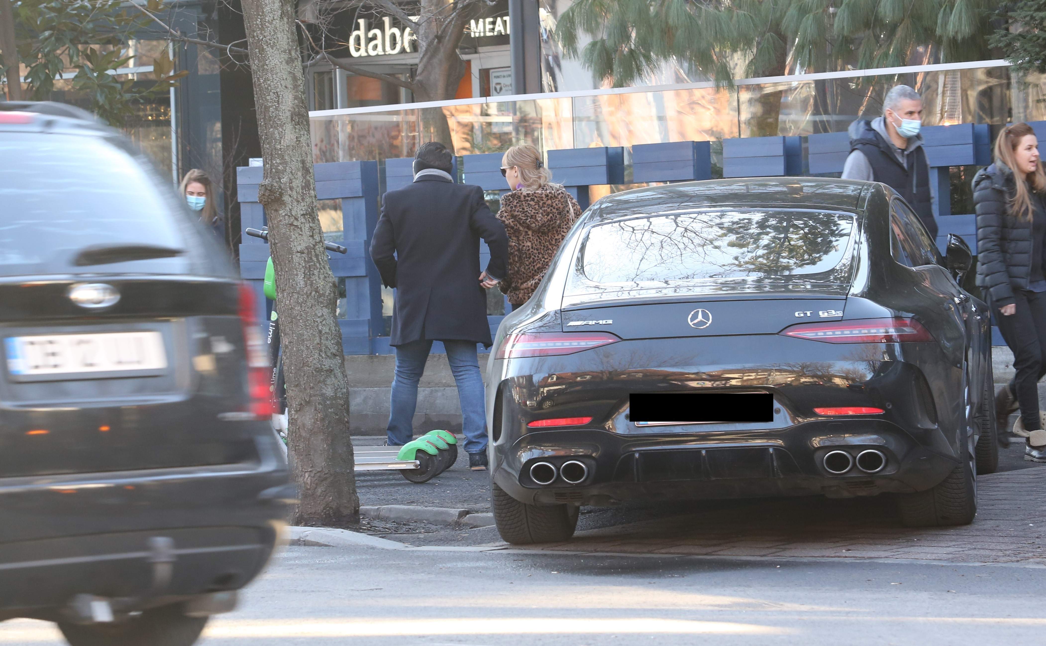 Cătălin Tălmăcean știe cum să își răsfețe iubita! În ce local de fițe a dus-o pe blondină controversatul politician / PAPARAZZI