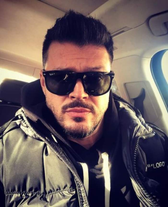 Victor Slav și-a făcut un selfie în mașină, purtând ochelari de soare