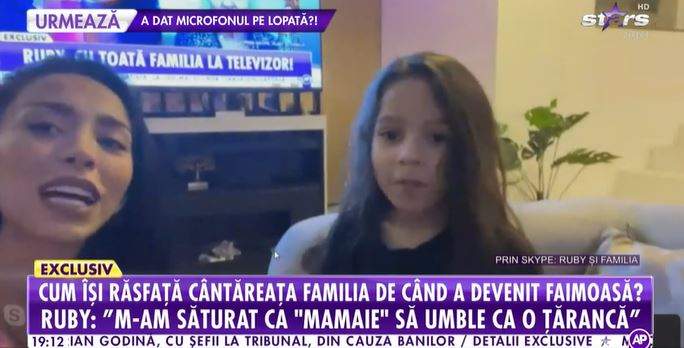 Ruby alături de fratele său.