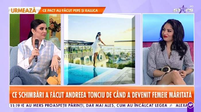 Andreea Tonciu se află pe canapeaua de la Star Matinal. Vedeta poartă o cămașă albă și un pulover albastru, în partea de jos niște blugi. Bruneta vorbește cu Nasrin.