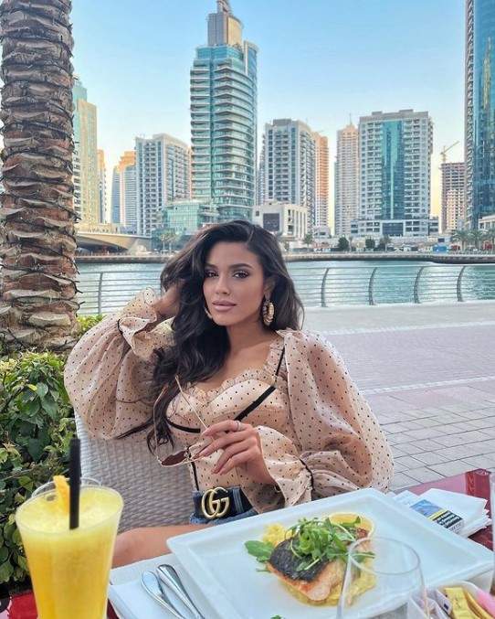 Carmen Simionecsu în Dubai