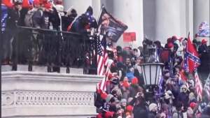 Stare de asediu în SUA! Susținătorii lui Donald Trump au luat cu asalt clădirea Capitoliului, în ziua validării ca președinte a lui Joe Biden
